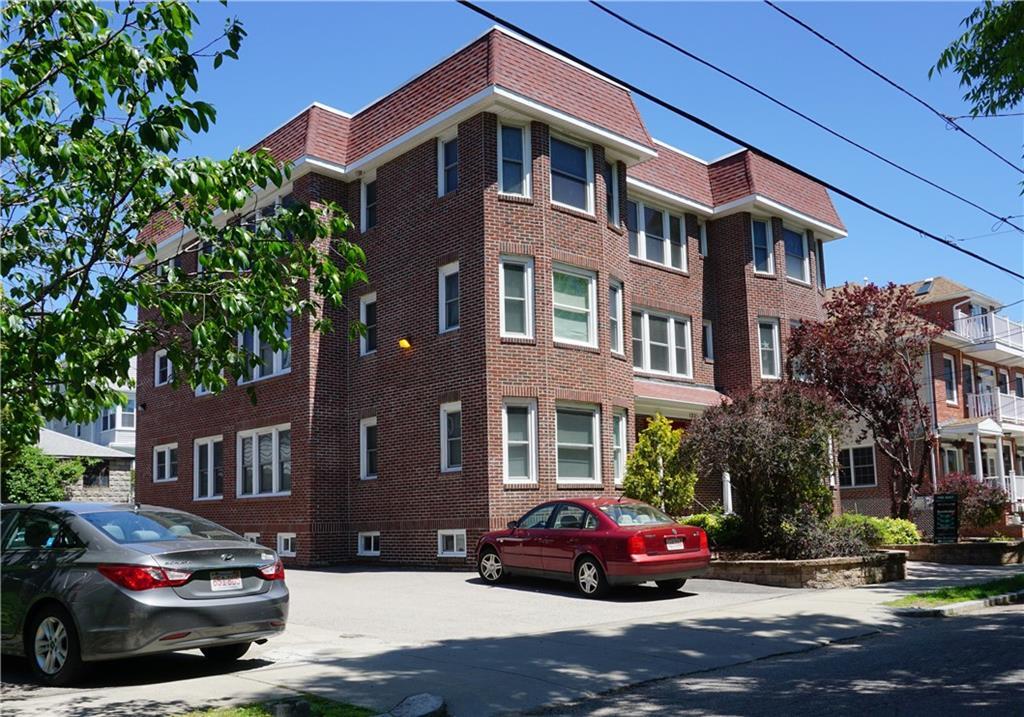 Primary Photo - 132 Elton St