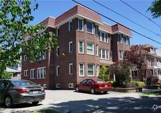 Building Photo - 132 Elton St