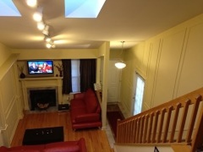 Foto del edificio - 161 Country Club Dr