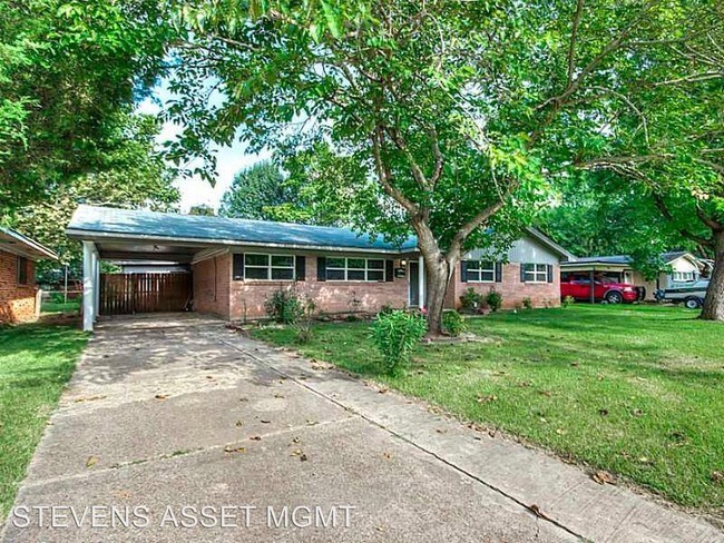 Building Photo - 1610 Dudley Ln