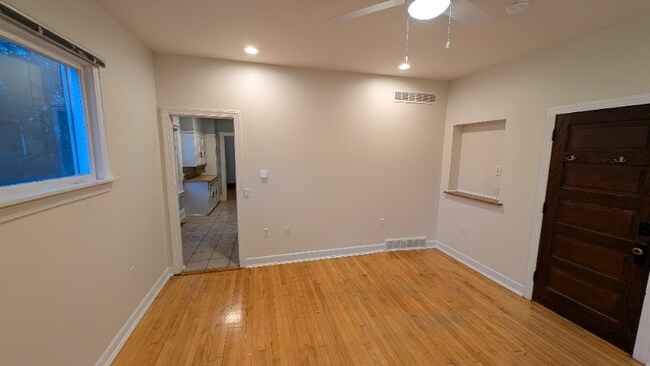 Foto del edificio - 308 N Blount St