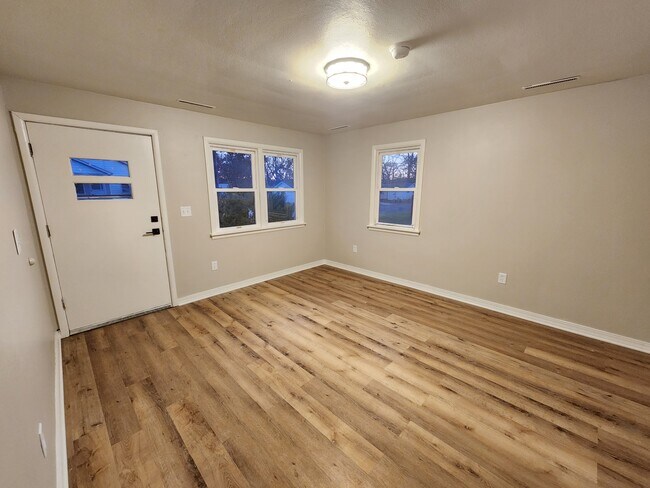 Foto del edificio - 120 W Forest Ave