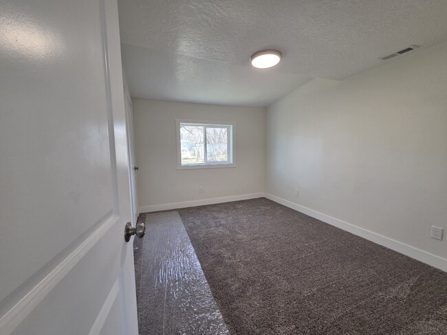 Foto del edificio - 152 N 200 W St