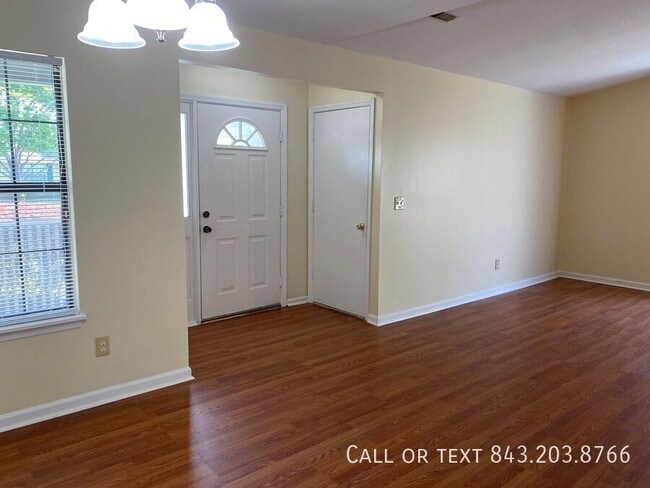 Building Photo - 410 Erskine St