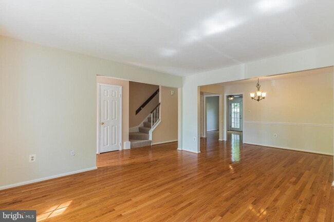 Building Photo - 7512 Amesbury Ct