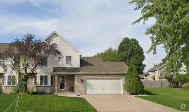 Building Photo - 1105 Huntington Dr