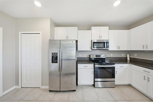Building Photo - 15617 Charr Island St