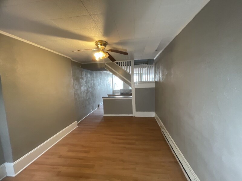 Foto principal - 403 E Norwegian St