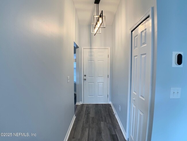 Foto del edificio - 3201 Deer Creek Dr
