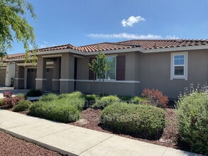 Building Photo - 644 Albany St