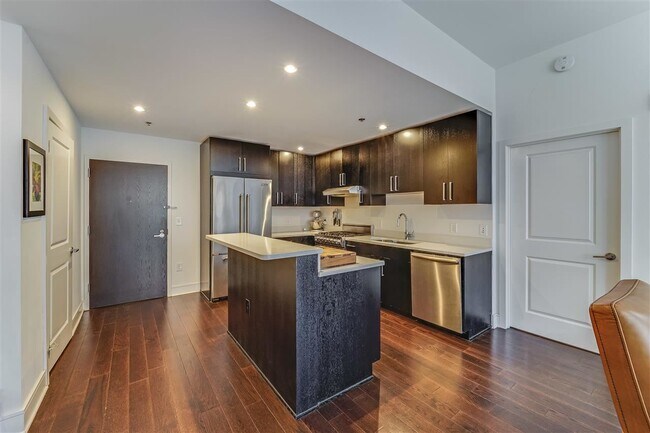 Foto del edificio - 1100 Maxwell Ln