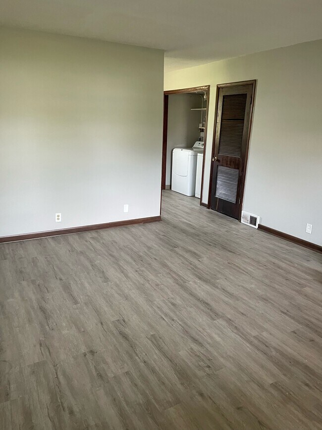Living Room - 3500 Valdez Dr
