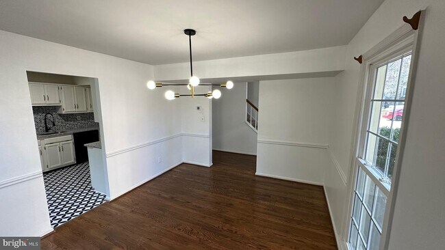 Building Photo - 9200 Weathervane Pl