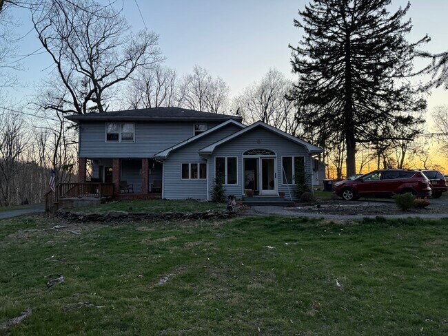 Foto del edificio - 570 Montgomery Rd