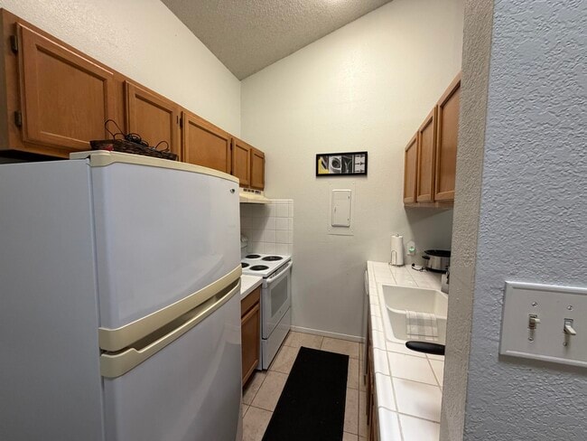 Foto del edificio - 136 N Troy Ave