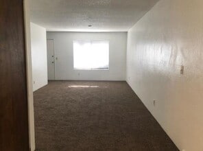 Building Photo - 888 Greenfield Ave