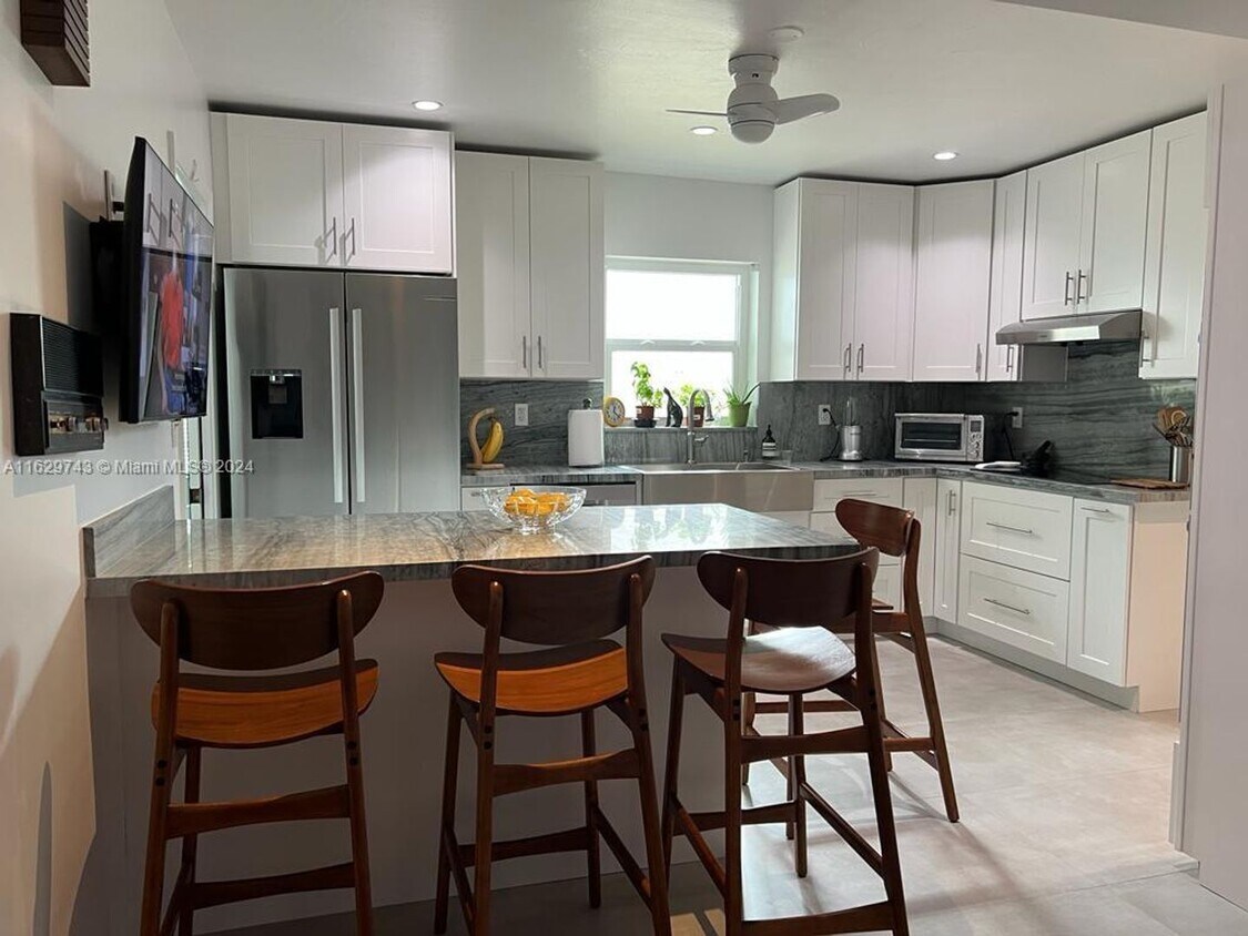 Primary Photo - 8852 Abbott Avenue, Surfside, FL 33154