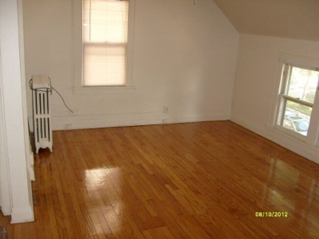 Building Photo - 152 E Gorham St