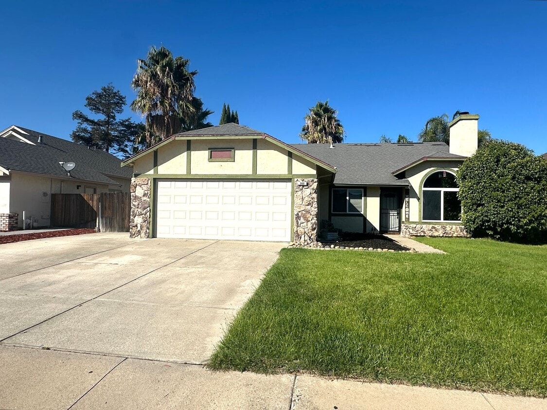 Foto principal - Charming Single Story with No Rear Neighbors!