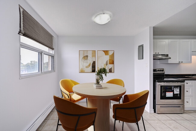 Building Photo - Kingswood Estates