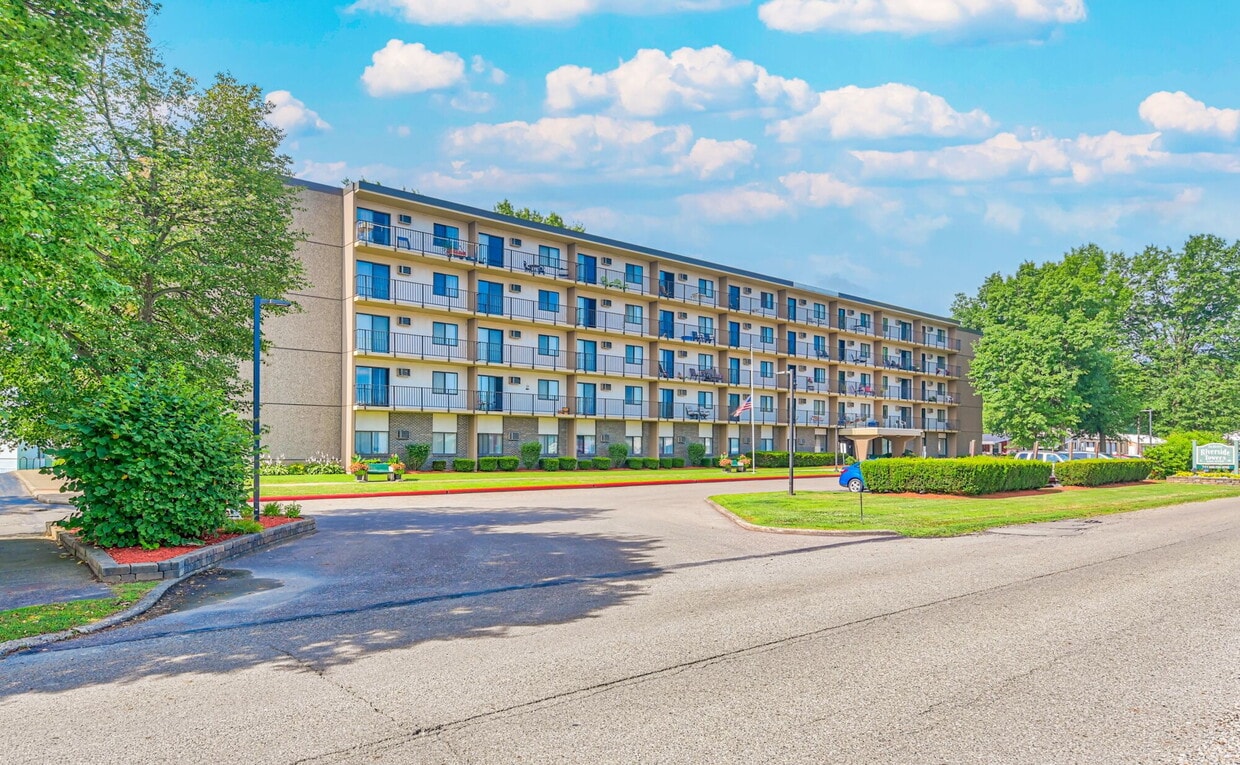 Riverside Towers Apartments in Coshocton, OH