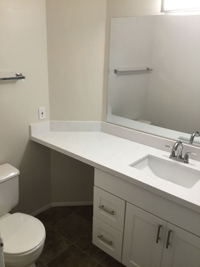 Foto del edificio - 3 Bedroom East Hill Home - $3,100/month