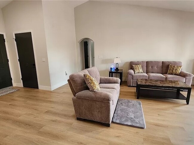 Foto del edificio - 8705 Villa Ridge Dr
