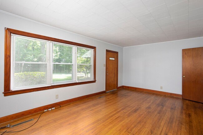 Foto del edificio - 2bd / 1 bath Charming home in West Durham!