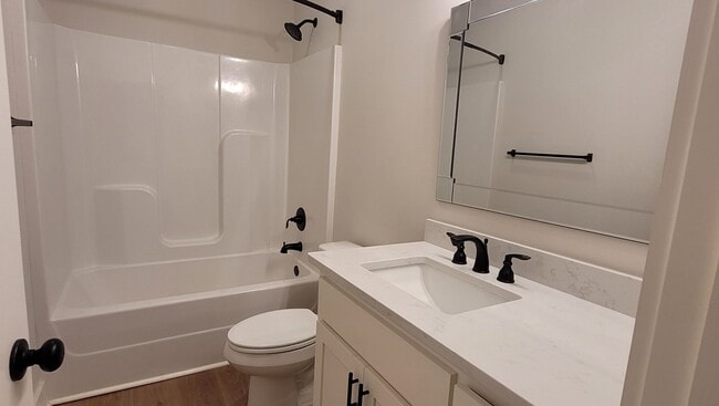 Building Photo - Beautiful 2 Bedroom 2 Bath Townhome in Denham Springs