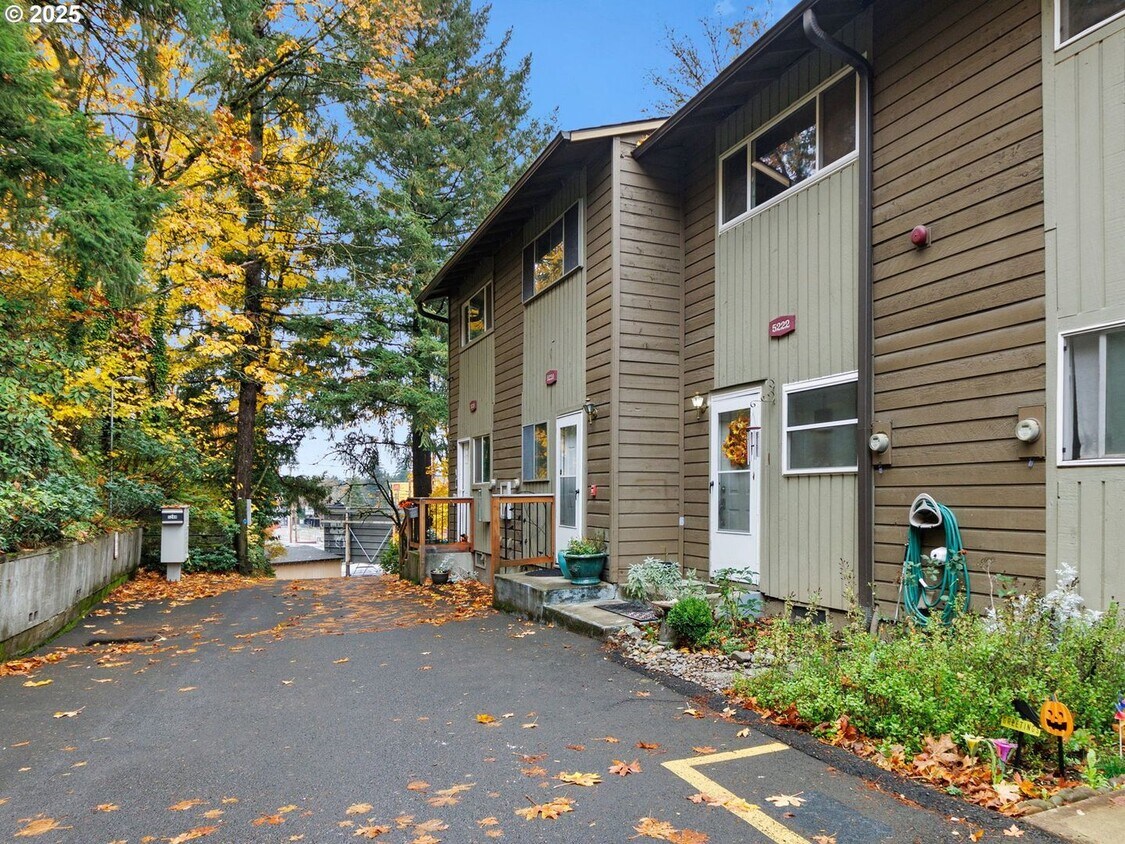 Primary Photo - Bright & Inviting 2-Bed, 1.5-Bath with Mod...