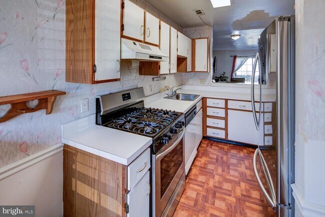 Building Photo - 105 Stonebridge Blvd