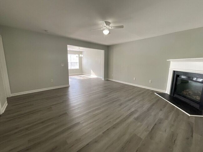 Foto del edificio - Bright 3BR McDonough Home with Fireplace &...