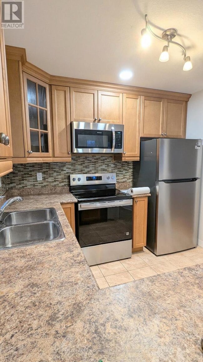 Building Photo - 50 Smith St