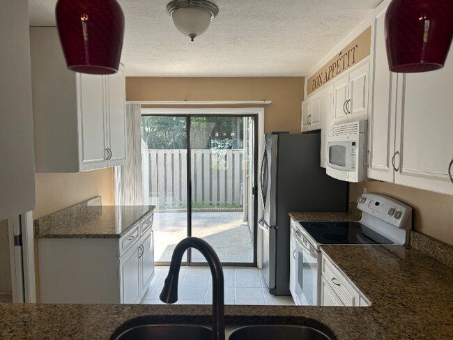 Building Photo - 139 Mallard Cove