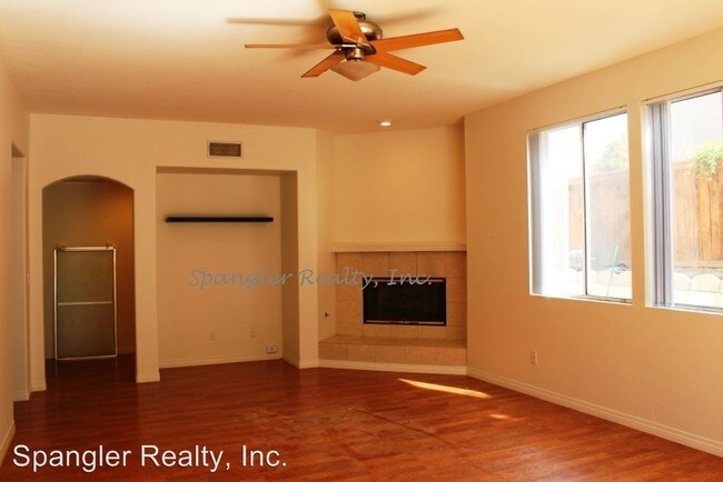 Foto del edificio - 5215 Shelley Pl