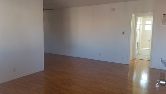 Building Photo - 1025 Idaho Ave