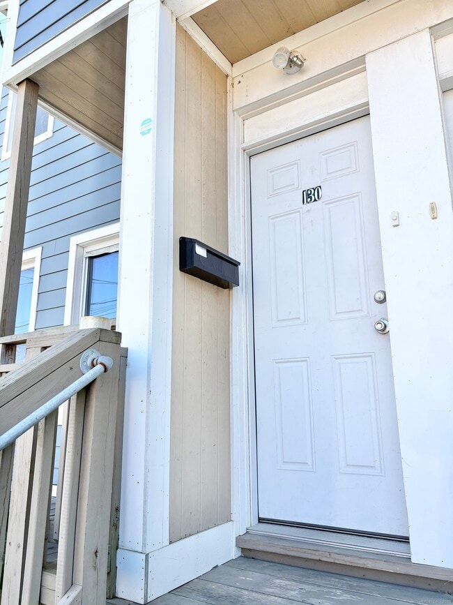 Building Photo - 126 Burroughs St