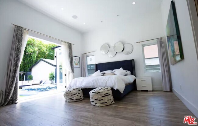 Foto del edificio - 1420 Stearns Dr