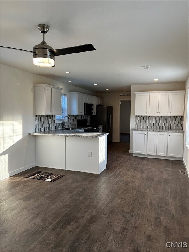 Foto del edificio - 4191 Jordan Rd