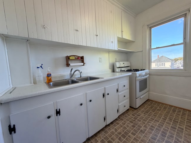 Foto del edificio - 32 Alpine Ave