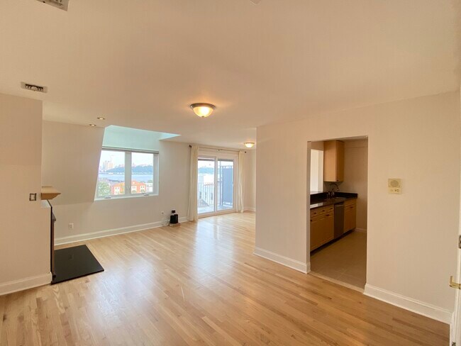 Foto del edificio - 88 Edgewater Pl