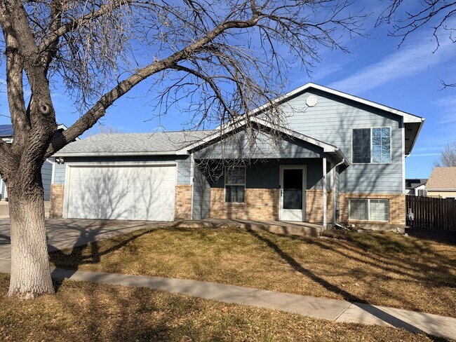 Foto del edificio - ALL PROSPECTIVE TENANTS MUST SUBMIT A $58 NON-REFUNDABLE APPLICATION FEE PER APPLICANT ONLINE AND...