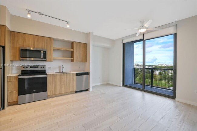 Foto del edificio - 555 NE 8th St