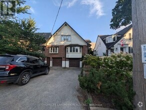 Building Photo - 27 Oriole Gardens