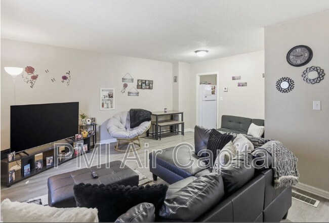 Foto del edificio - 4910 E Gilbert St