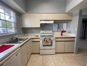 Building Photo - 840 Cypress Park Way