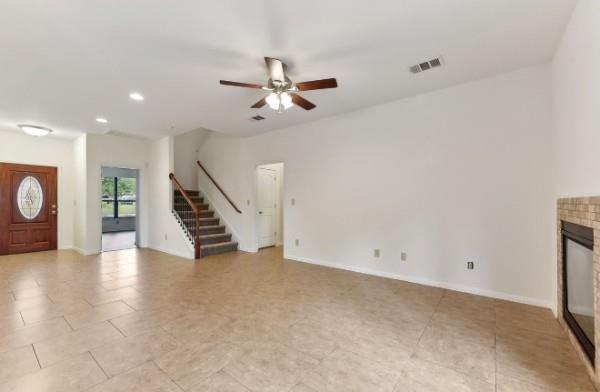 Foto del edificio - 10104 Missel Thrush Dr