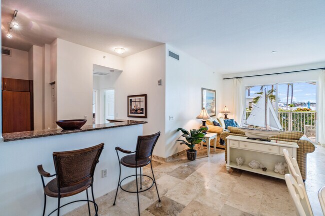 Building Photo - 806 E Windward Way