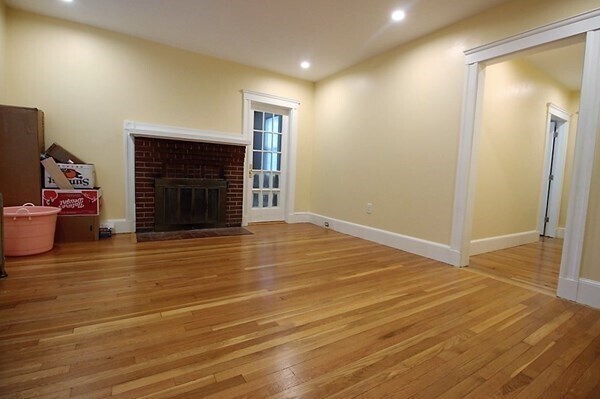 Foto del edificio - 19 Harding Ave