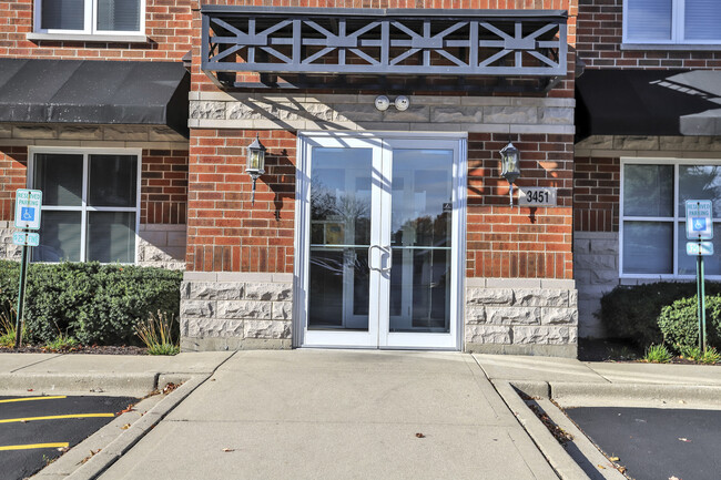 Foto del edificio - 3451 N Carriageway Dr